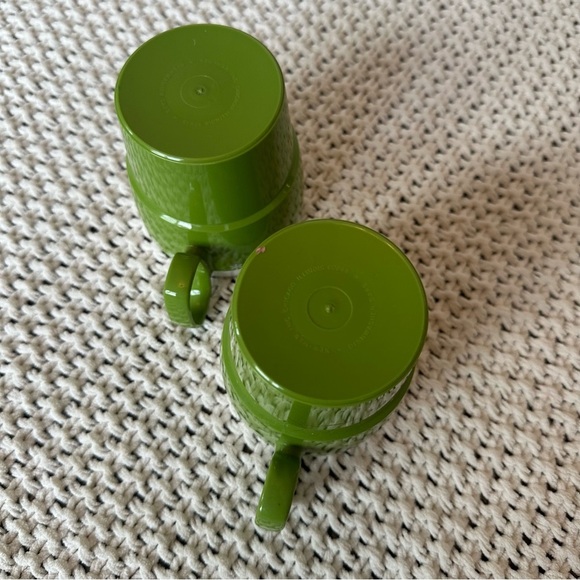 Vintage Avocado Green New-Mar Plastic Insulated Coffee Cups Daisy Design Set 2 - Picture 6 of 8